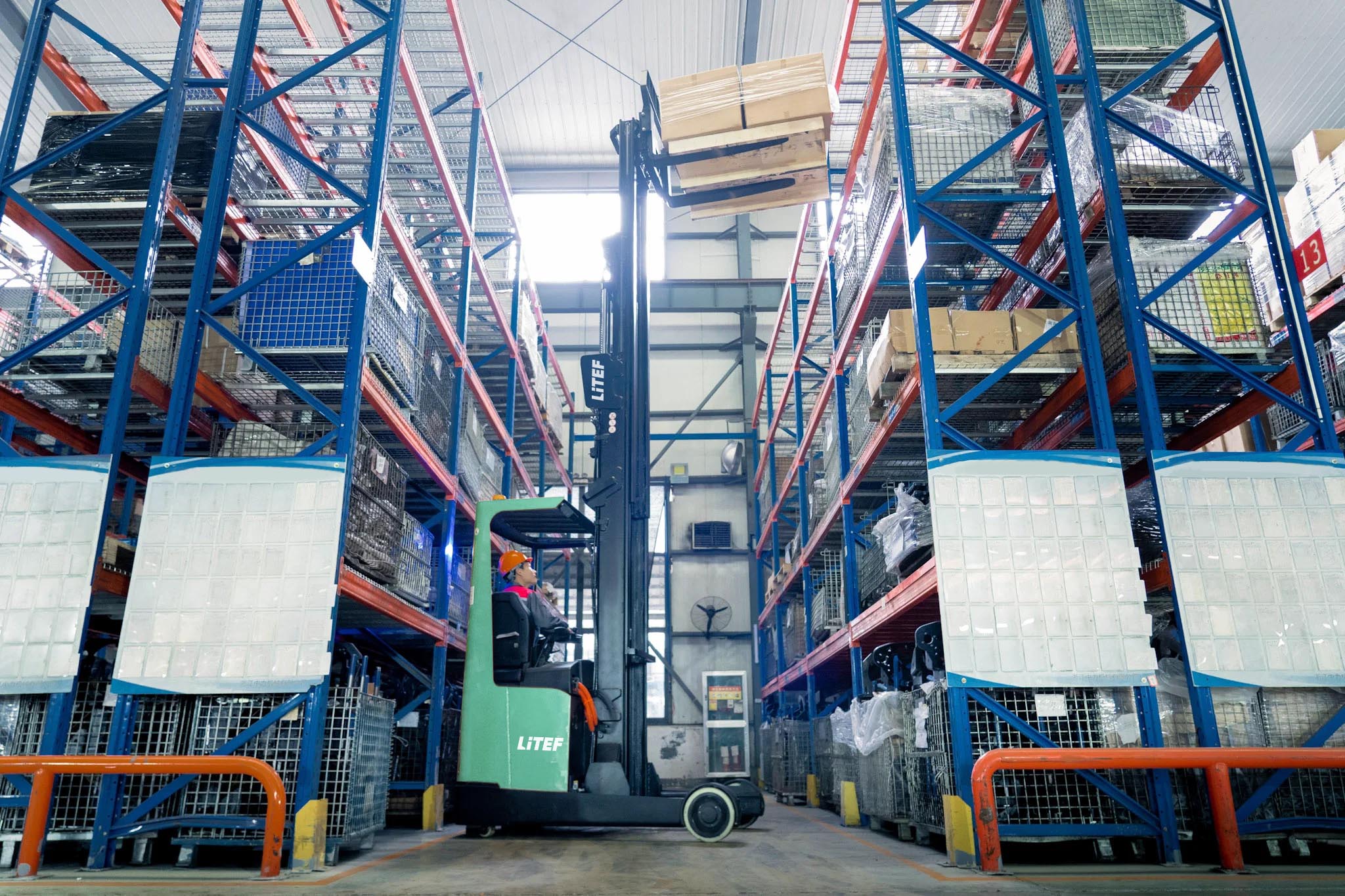 CQD20LB yüksek raf forklifti reach truck yüksek istifleme