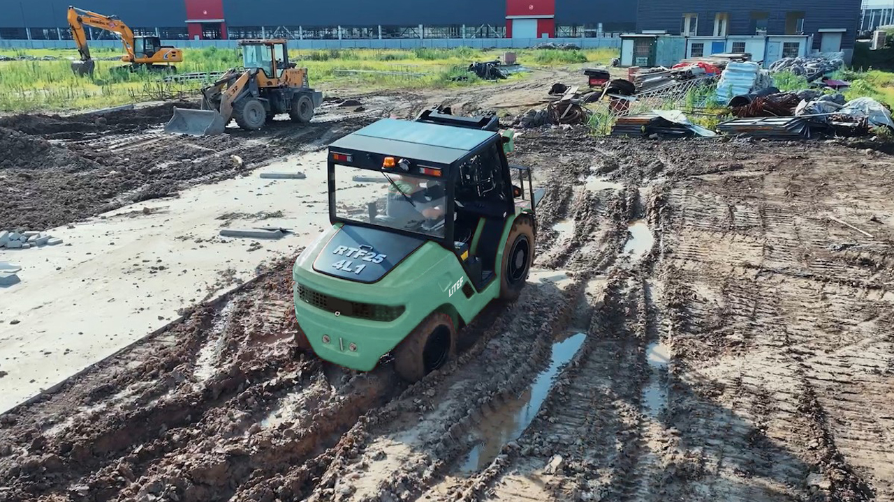 RTF35-4L1-HV çamur ve zorlu zeminde forklift