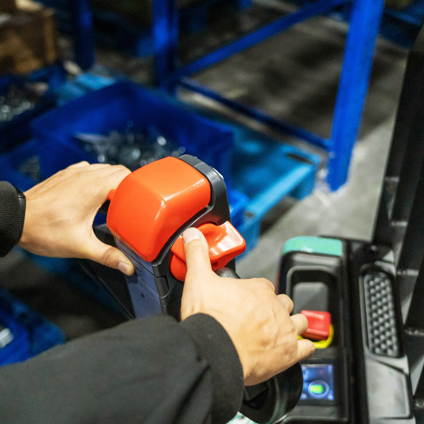 WAL20 PRO ergonomik kumanda kollu akülü transpalet